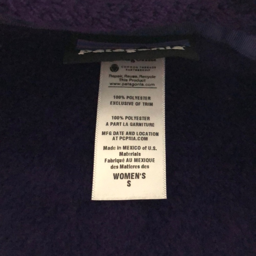 Purple women’s Patagonia vest - Picture 2 of 3